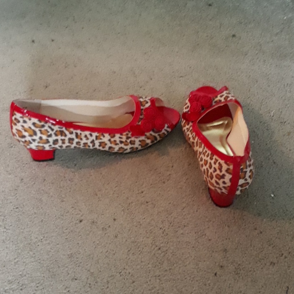 Women's shoes